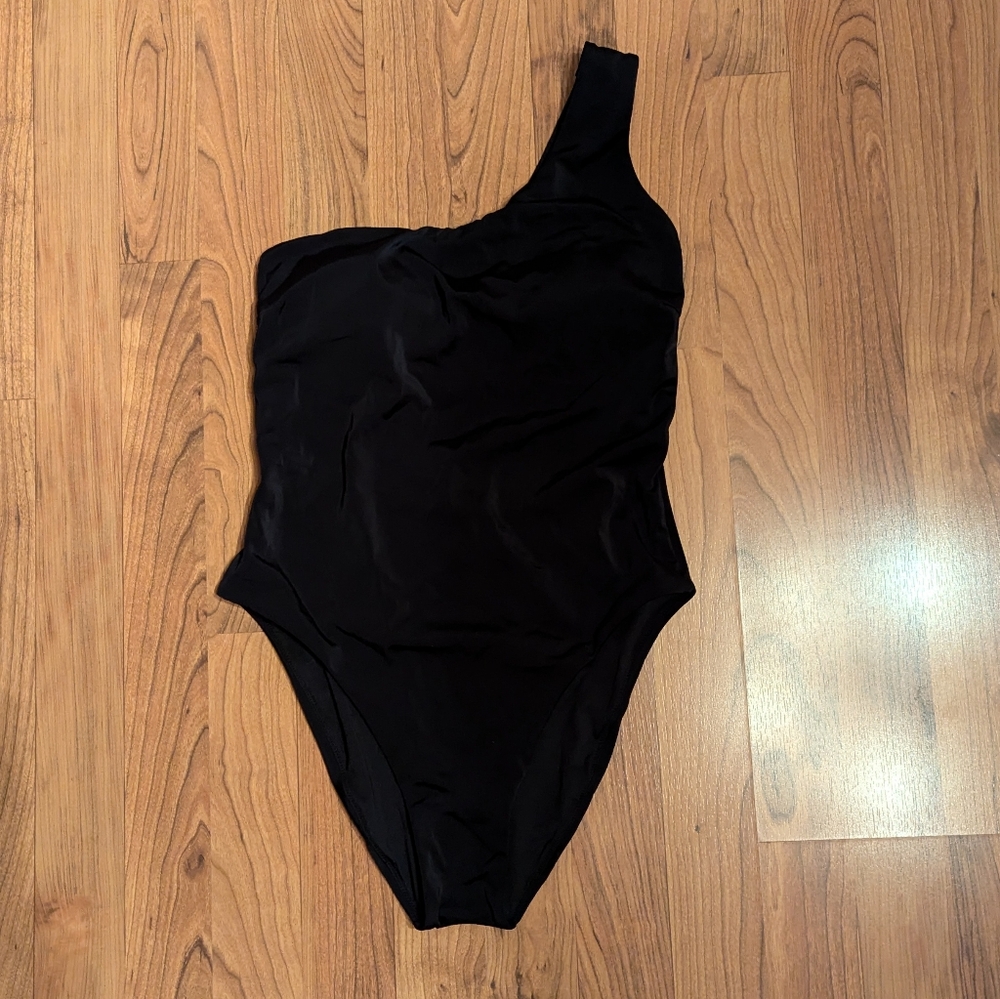 NWOT Victoria's Secret One Shoulder Swimsuit in Black, Size M